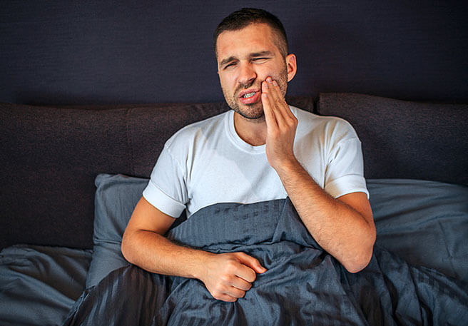 Beschwerden der Mundhöhle aufgrund mangelnder Mundhygiene      